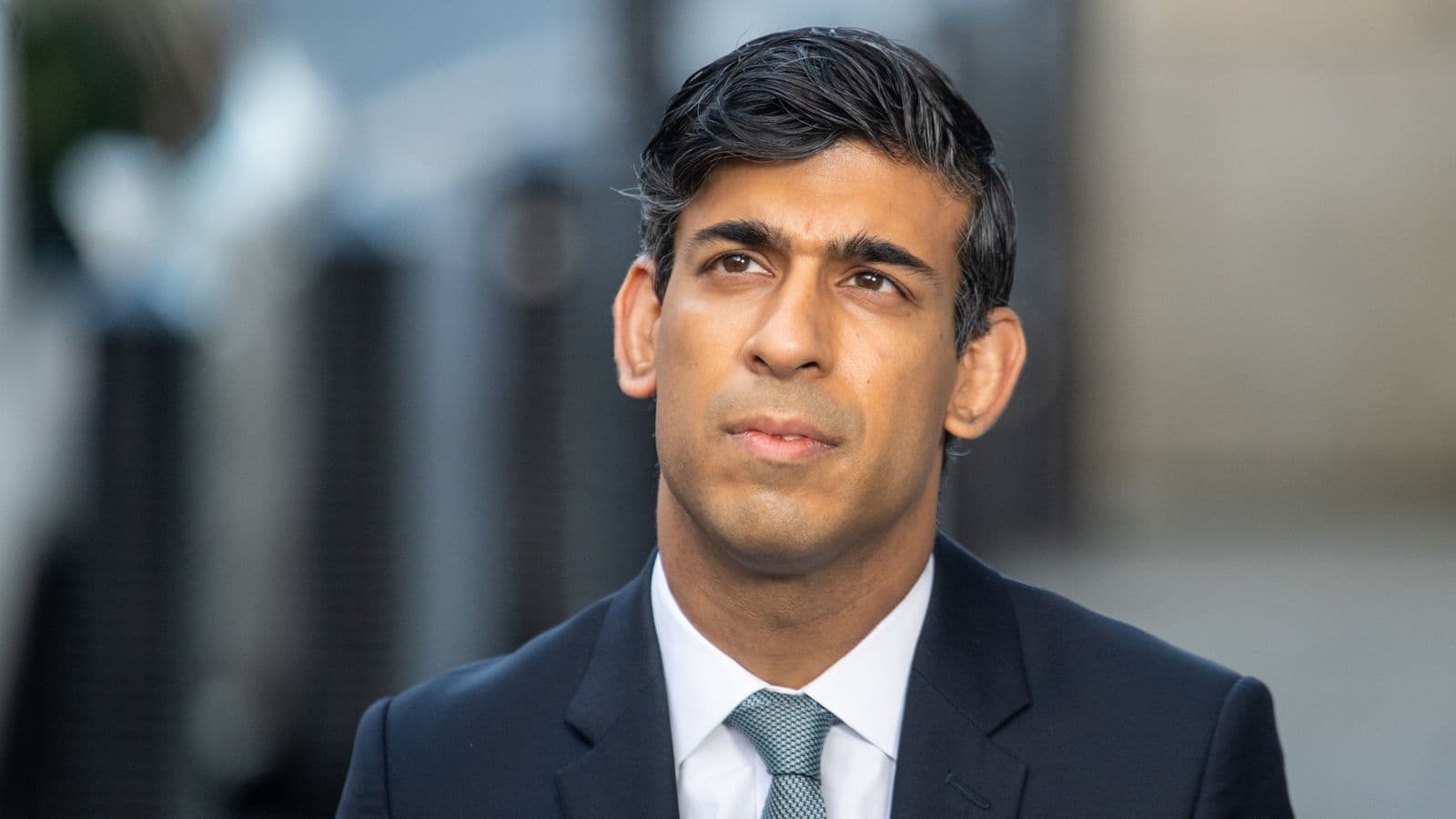 De financier au poste de Premier ministre du Royaume-Uni, qui est Rishi Sunak ?