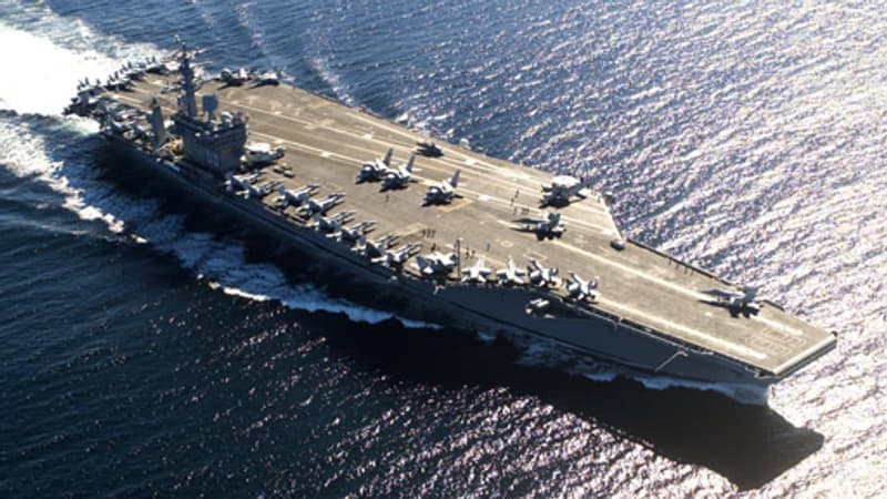 L’USS Nimitz, ce monstre américain de 100.000 tonnes, prend la direction du Moyen-Orient pour sa dernière mission avant démantèlement