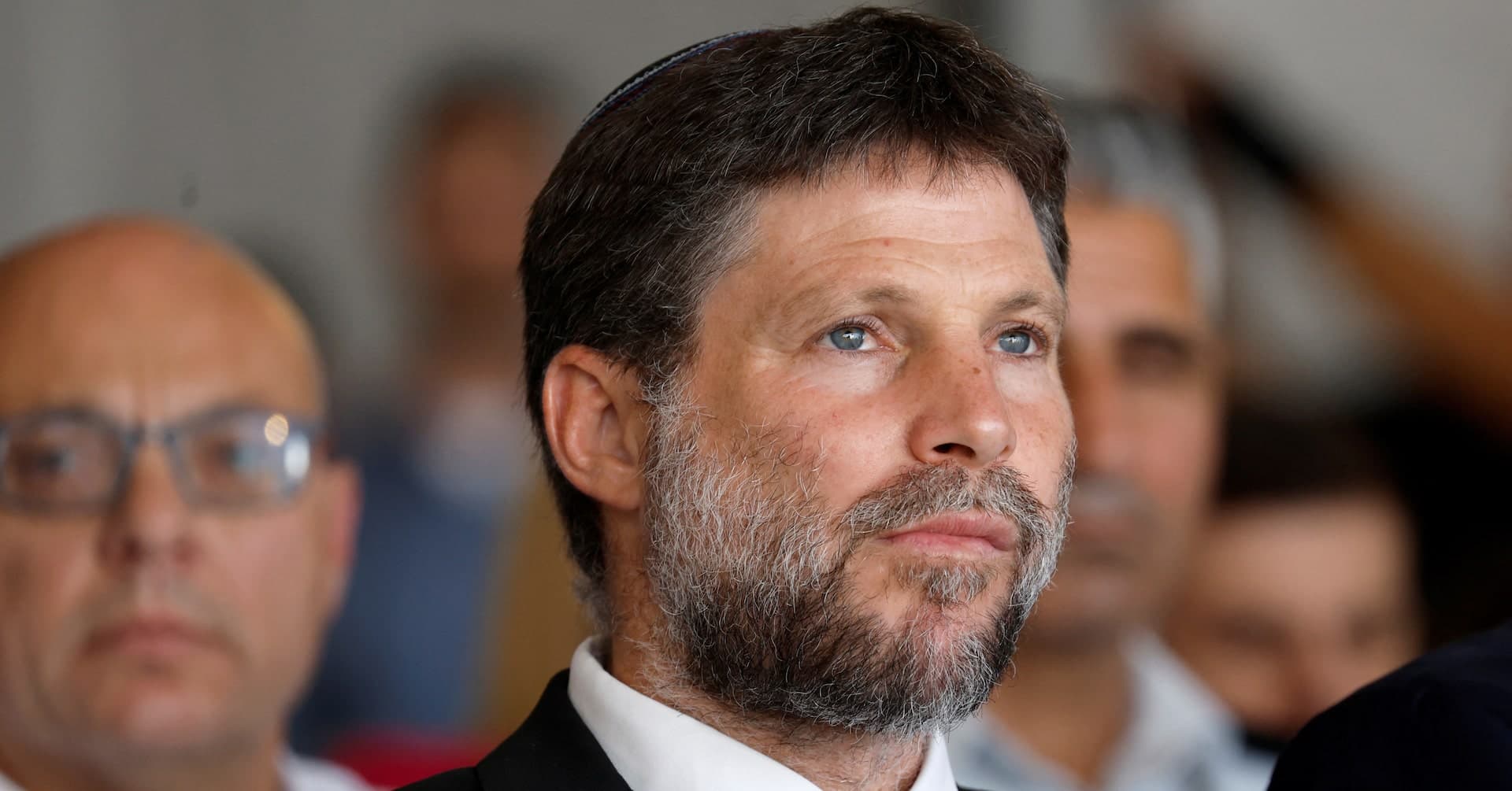 Le ministre des Finances israéliens dit que les banques ne devraient pas obéir aux sanctions de l’UE contre les colons